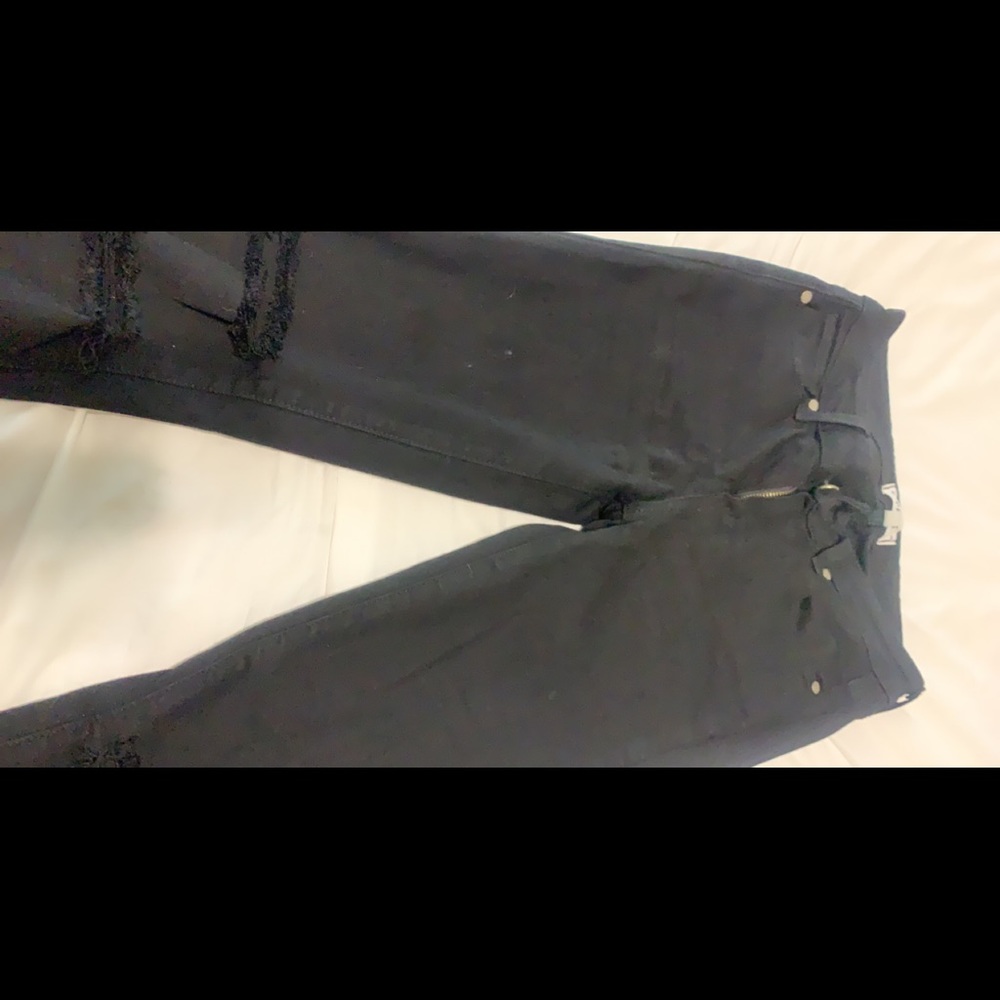 Paige verdugo jeans black distressed at knees sized 26